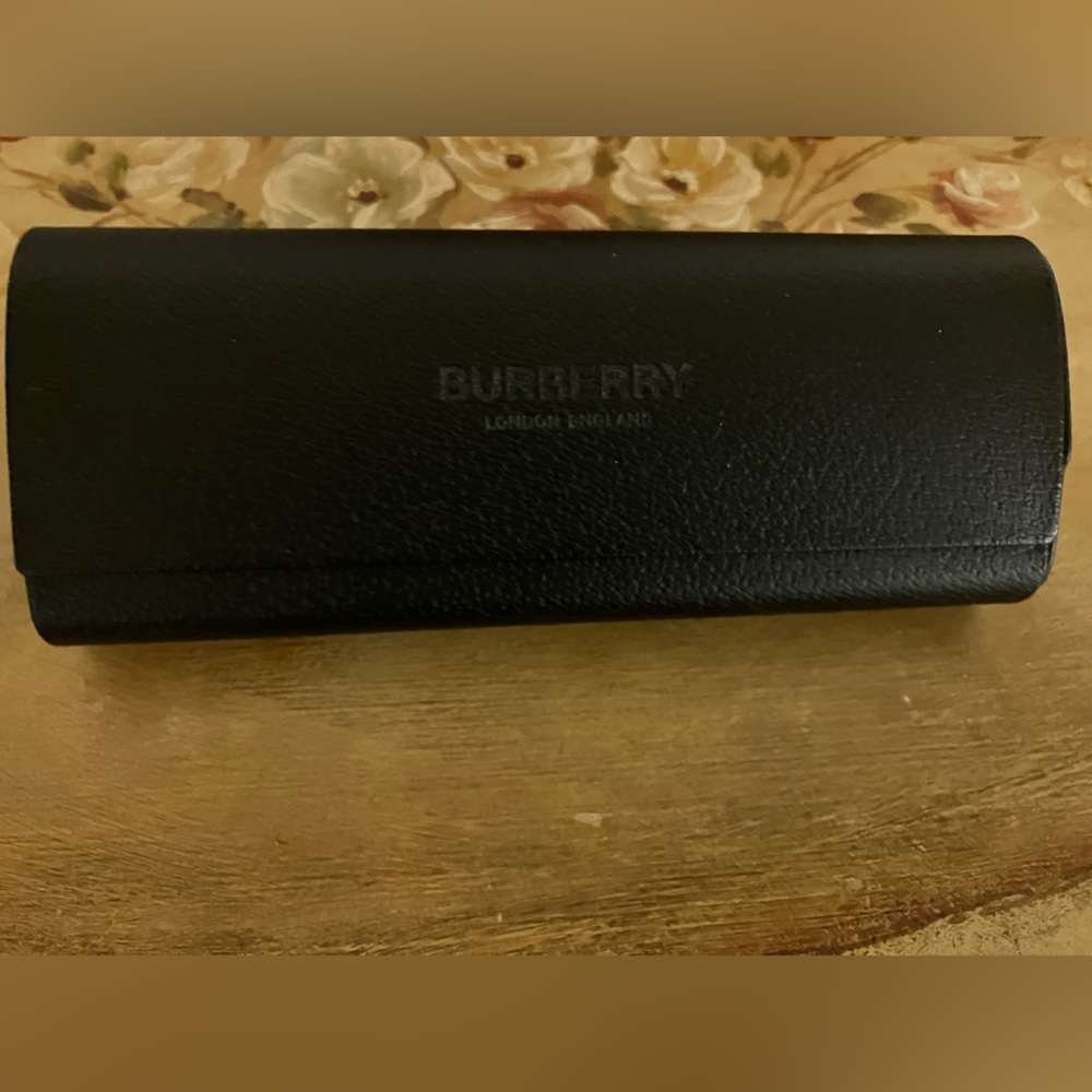 Burberry sunglass case